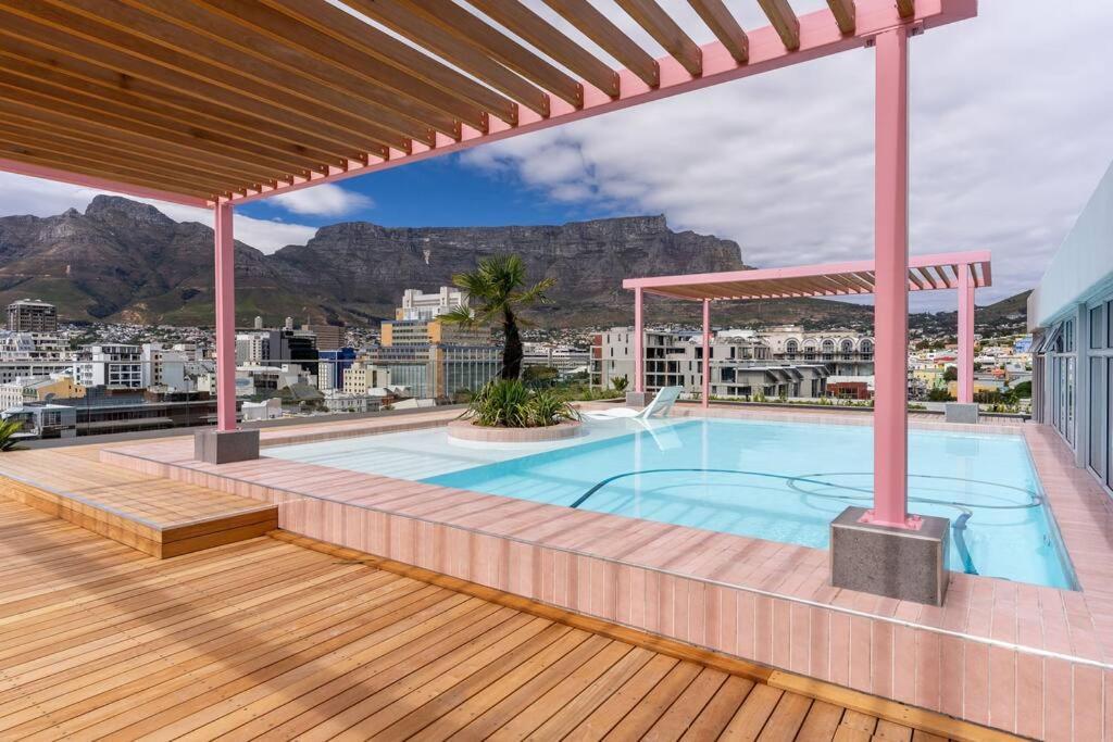 Appartement The Rose 401: 4th Floor Centre *