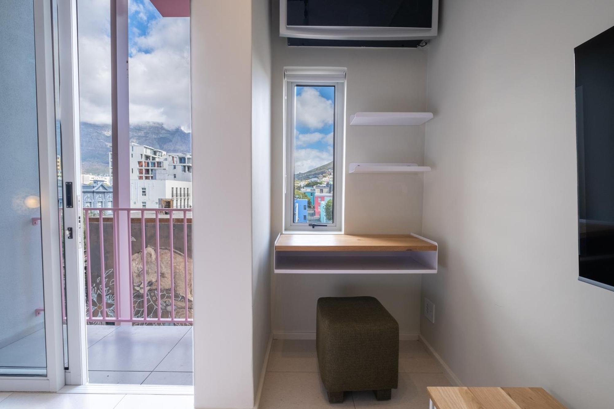 The Rose 401: 4th Floor Centre Appartement *